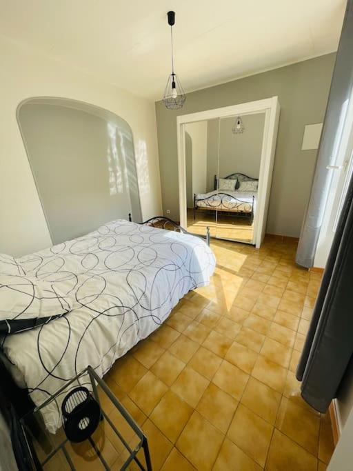 Chez Leo I - Appartement T2 Proche Tricastin Боллен Екстер'єр фото